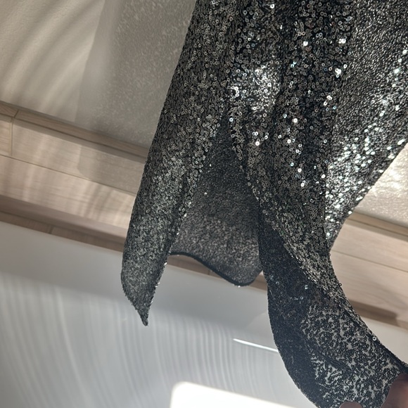 H&M silver/grey sequin skirt - Picture 10 of 11